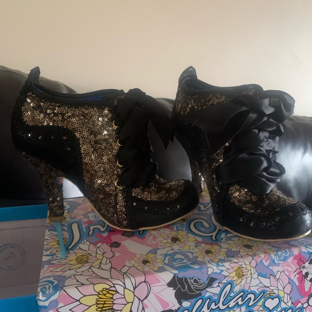 Black and Gold Sparkle Heels for Glamorous Occasions used good condition